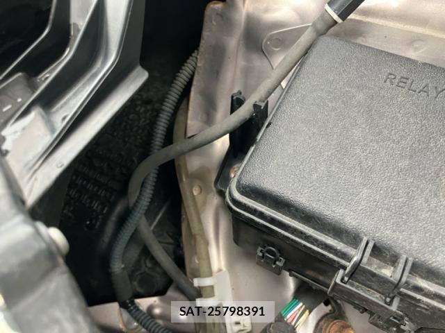 Toyota VITZ 2011-10 8686870-20