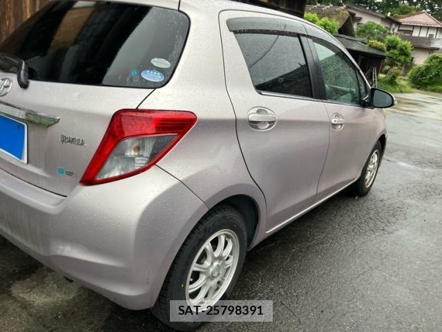 Toyota VITZ 2011-10 8686870-4