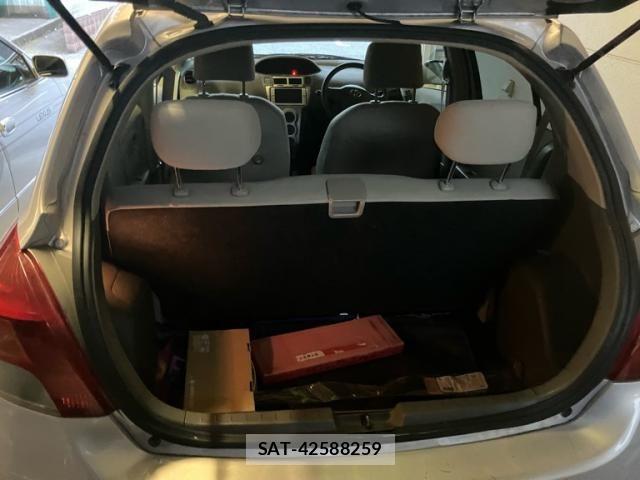 Toyota VITZ 2010-01 8686872-10