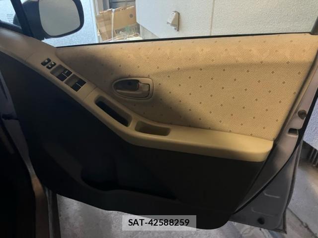 Toyota VITZ 2010-01 8686872-13