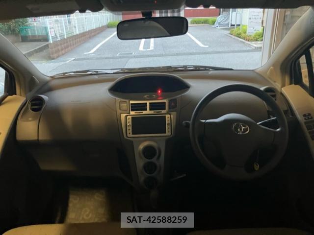 Toyota VITZ 2010-01 8686872-16