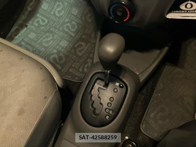 Toyota VITZ 2010-01 8686872-20