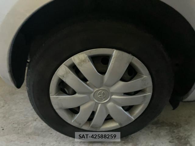 Toyota VITZ 2010-01 8686872-4