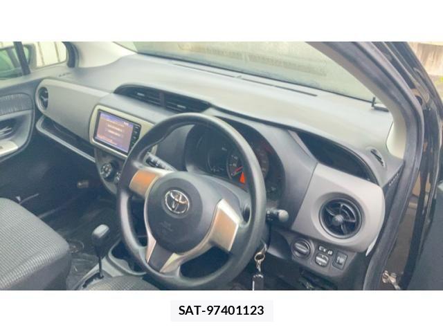 Toyota VITZ 2015-09 8686869-15