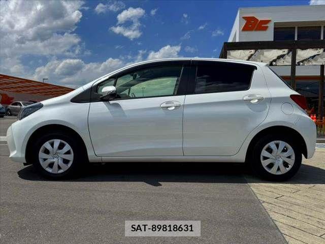 Toyota VITZ 2016-11 8686867-10