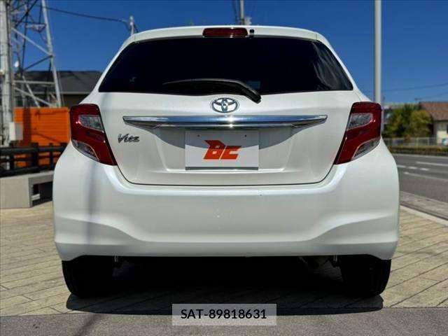 Toyota VITZ 2016-11 8686867-13
