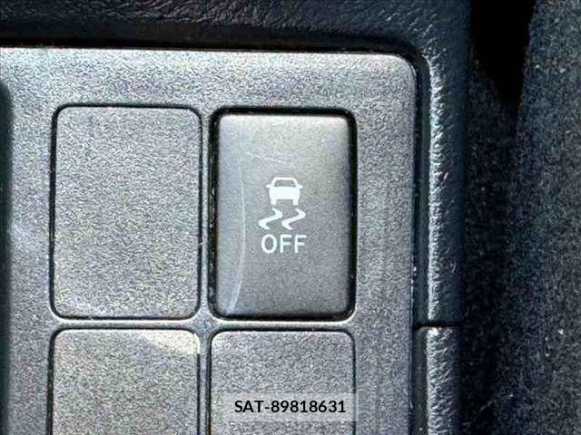 Toyota VITZ 2016-11 8686867-22
