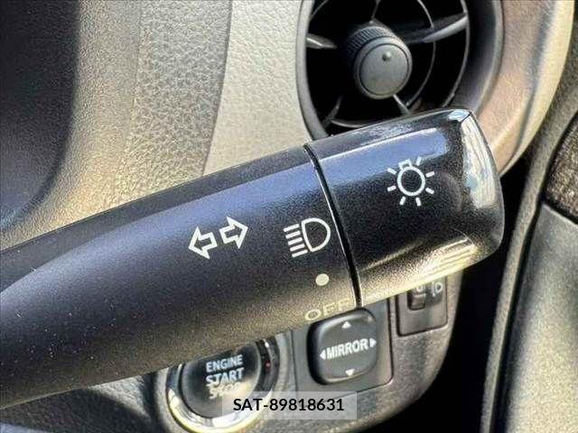 Toyota VITZ 2016-11 8686867-23