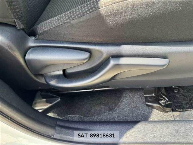 Toyota VITZ 2016-11 8686867-29