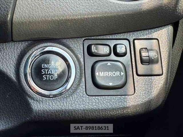 Toyota VITZ 2016-11 8686867-5