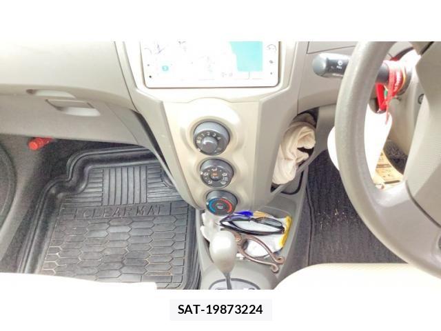 Toyota VITZ 2009-08 8746635-14