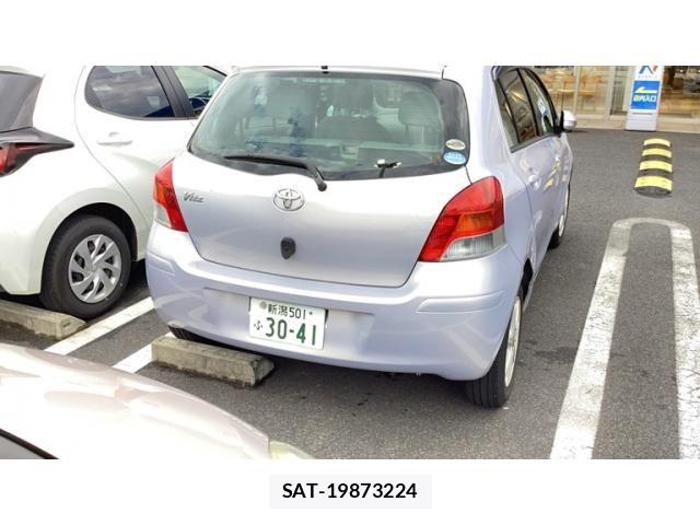 Toyota VITZ 2009-08 8746635-1