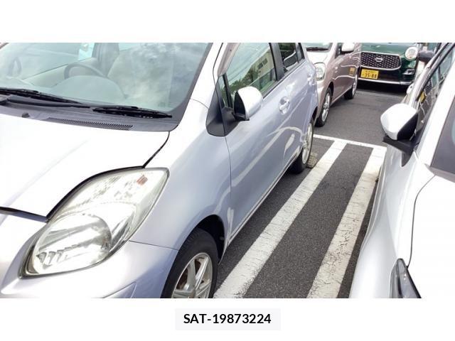 Toyota VITZ 2009-08 8746635-5