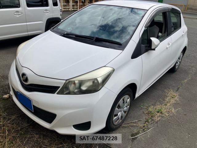 Toyota VITZ 2011-09 8746649-0