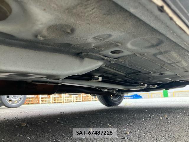 Toyota VITZ 2011-09 8746649-9