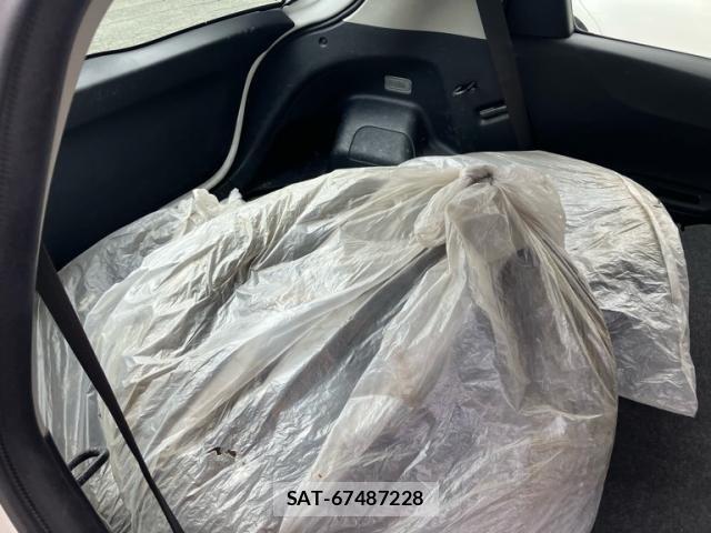 Toyota VITZ 2011-09 8746649-13