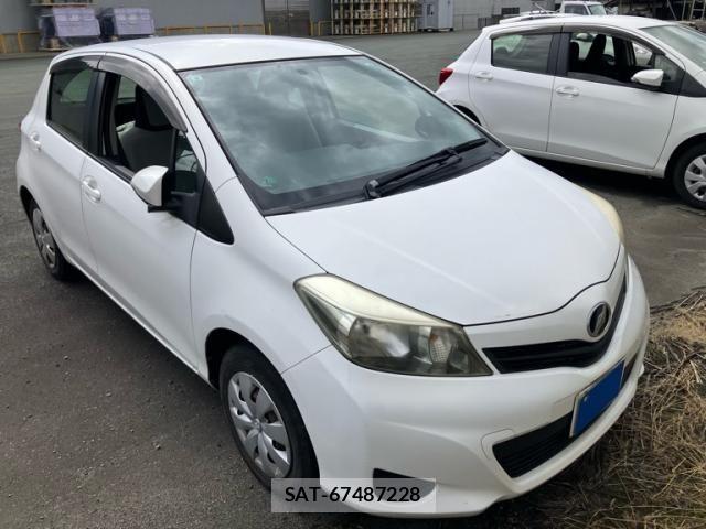 Toyota VITZ 2011-09 8746649-1
