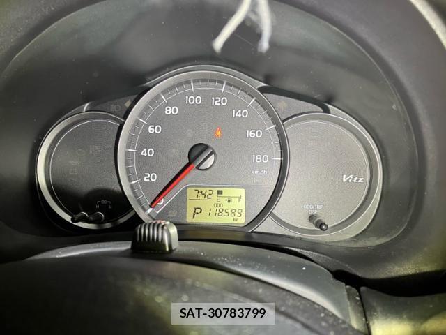 Toyota VITZ 2012-08 8746631-15