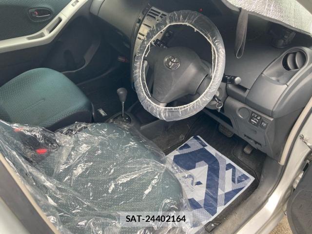 Toyota VITZ 2006-09 8746648-9