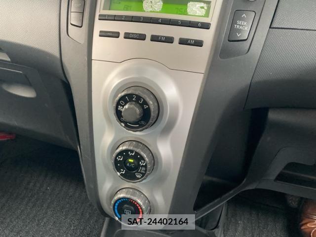 Toyota VITZ 2006-09 8746648-17