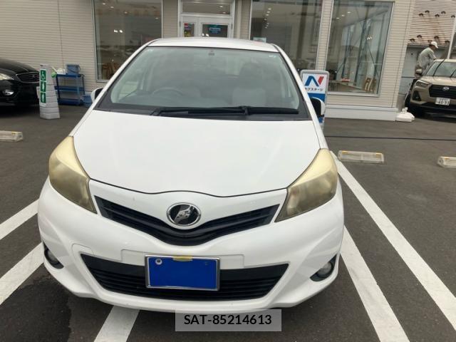Toyota VITZ 2011-09 8746646-2