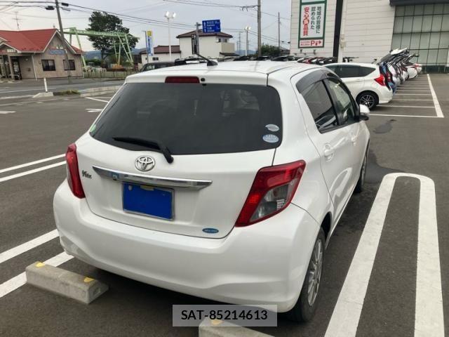 Toyota VITZ 2011-09 8746646-7