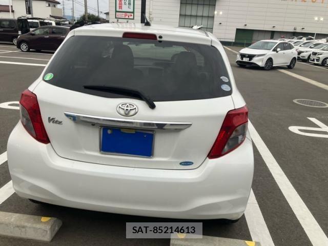 Toyota VITZ 2011-09 8746646-8