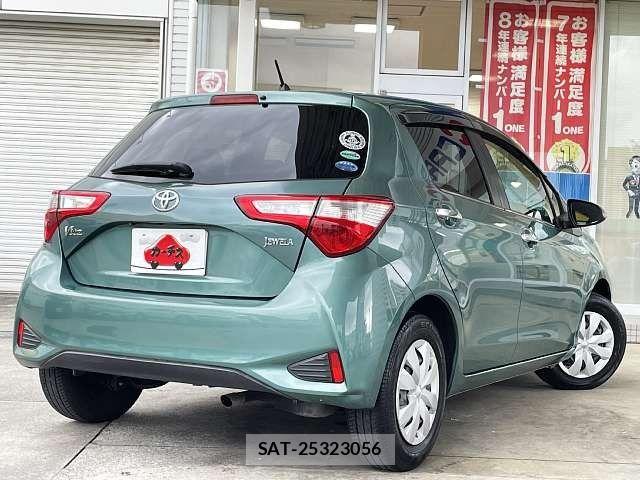 Toyota VITZ 2017-11 8746625-2