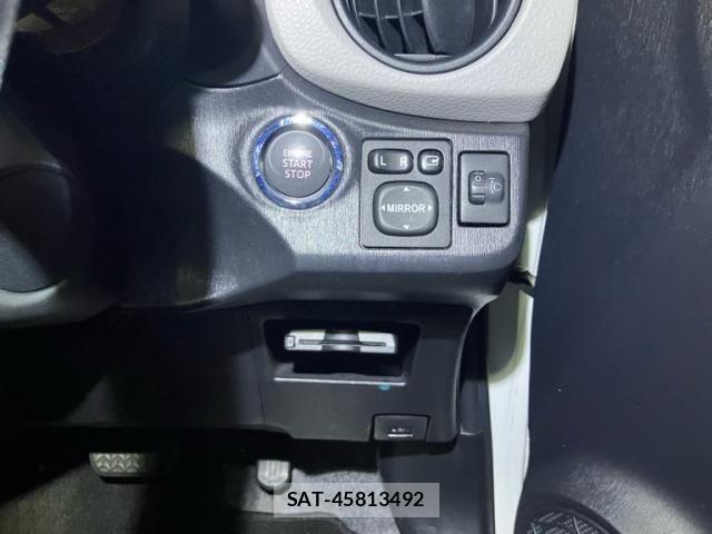 Toyota VITZ 2013-03 8746633-12