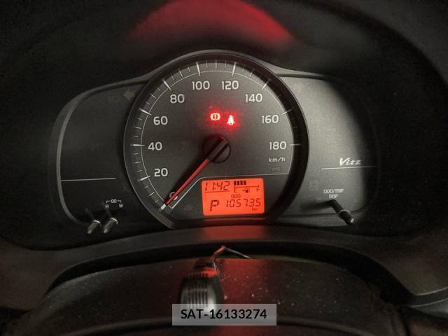 Toyota VITZ 2011-11 8746645-13