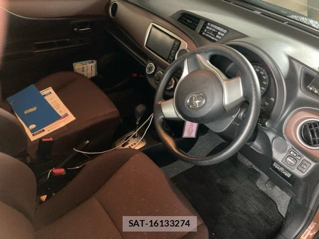 Toyota VITZ 2011-11 8746645-15