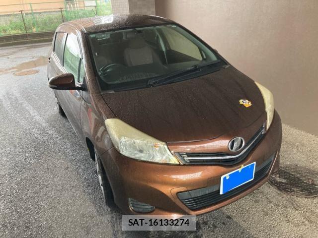 Toyota VITZ 2011-11 8746645-1