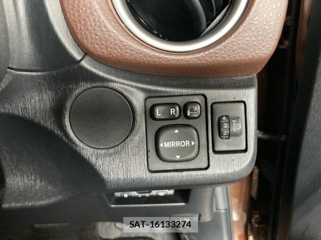 Toyota VITZ 2011-11 8746645-20