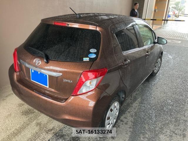 Toyota VITZ 2011-11 8746645-2
