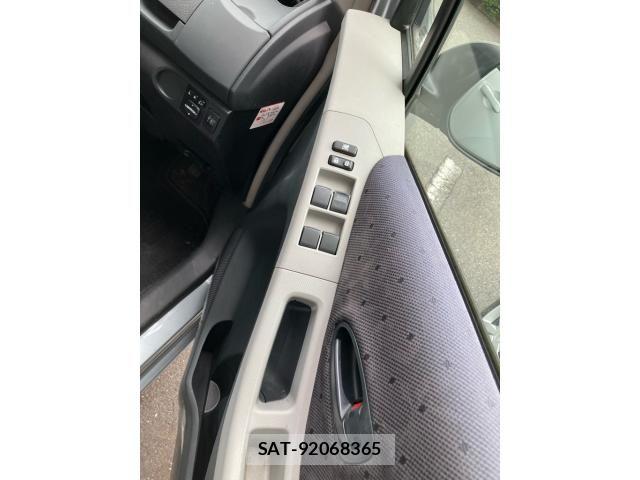 Toyota VITZ 2007-10 8746647-11
