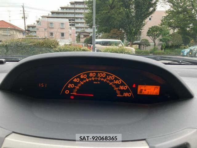 Toyota VITZ 2007-10 8746647-16