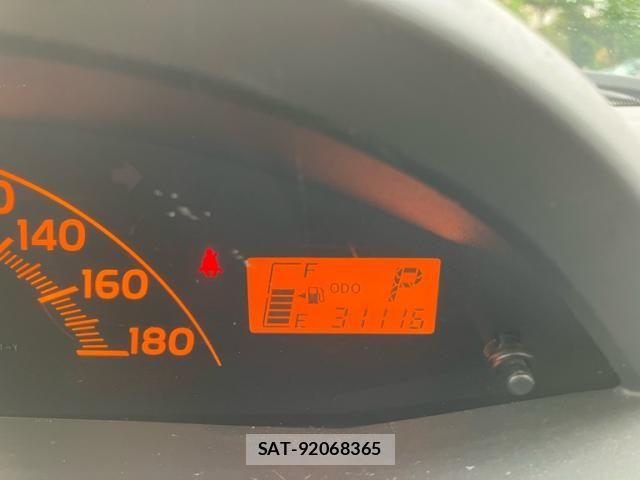 Toyota VITZ 2007-10 8746647-17