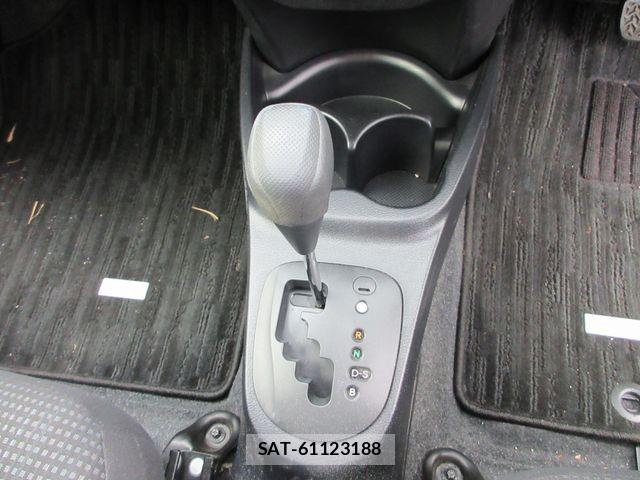 Toyota VITZ 2015-09 8782517-11