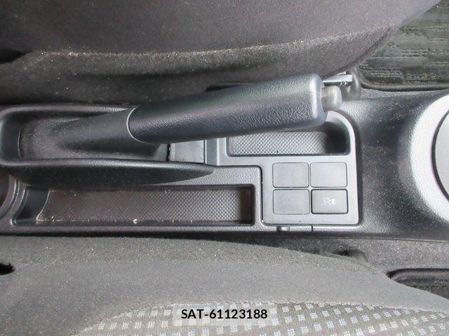 Toyota VITZ 2015-09 8782517-12