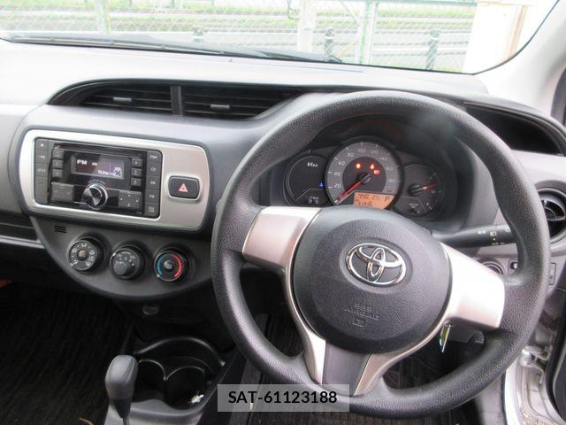 Toyota VITZ 2015-09 8782517-8