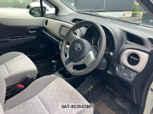 Toyota VITZ 2011-06 8782523-10