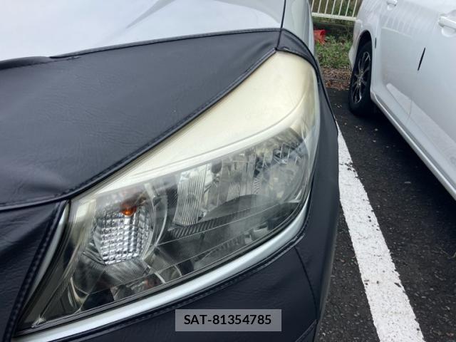 Toyota VITZ 2011-06 8782523-3