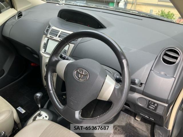 Toyota VITZ 2006-03 8782527-9