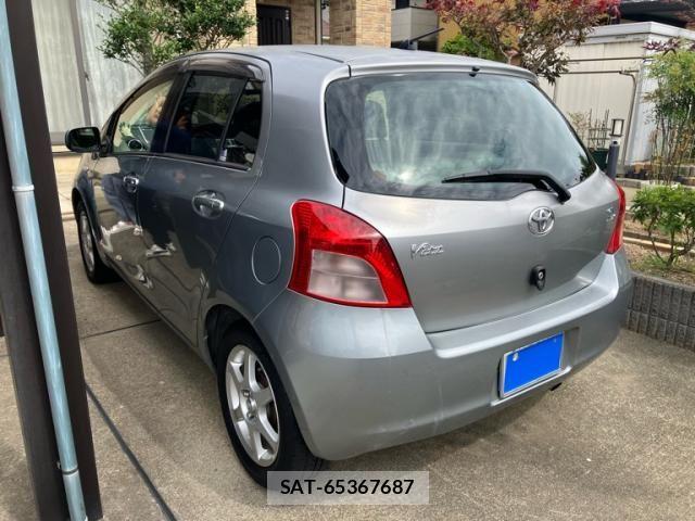 Toyota VITZ 2006-03 8782527-5