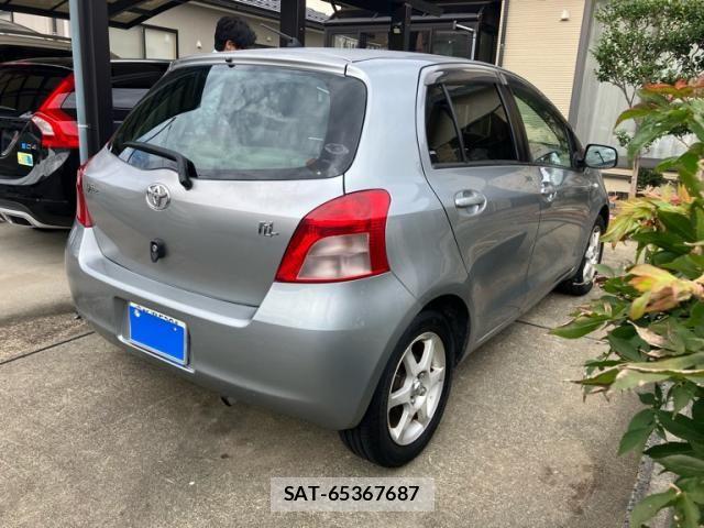 Toyota VITZ 2006-03 8782527-6