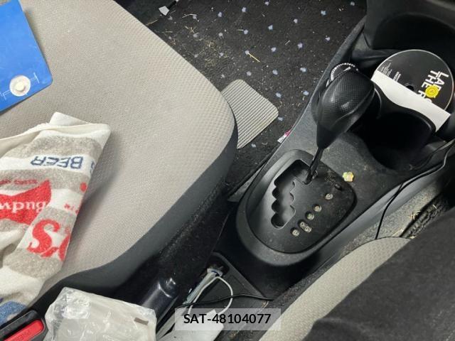 Toyota VITZ 2011-10 8782525-21