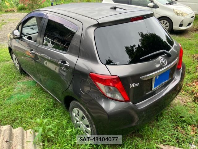 Toyota VITZ 2011-10 8782525-3