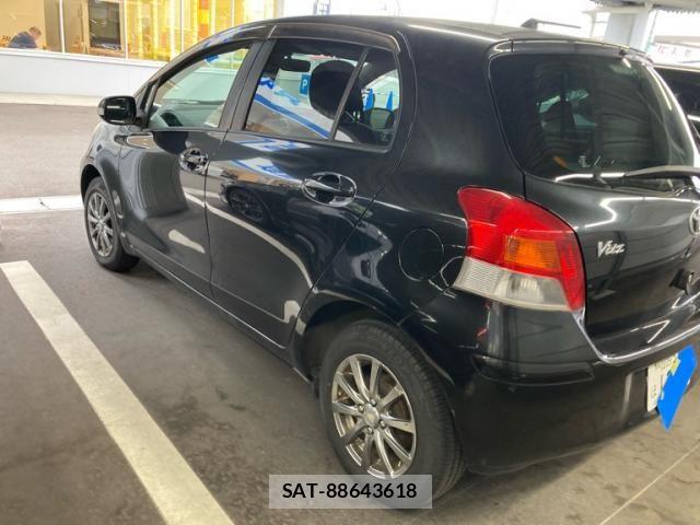 Toyota VITZ 2009-10 8782526-9