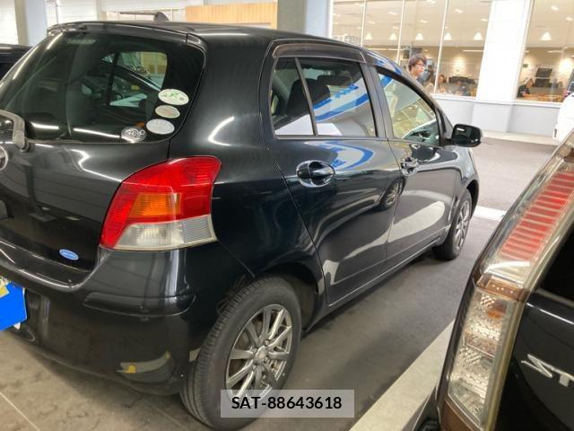 Toyota VITZ 2009-10 8782526-10