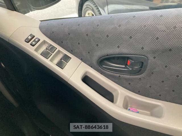 Toyota VITZ 2009-10 8782526-18